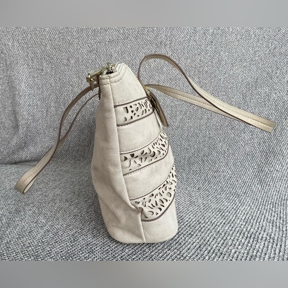 Relic Cream Tote Bag with Striped Design - Picture 13 of 16
